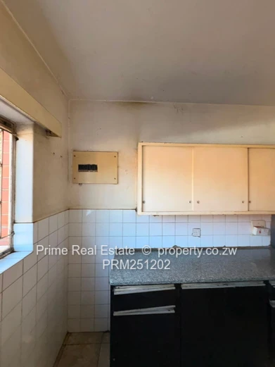 Spacious 2-Bed Verandah Flat in Belvedere 