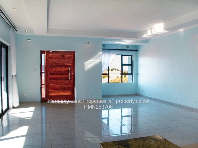 Hogerty Hill- Modern 3 Bedroom Townhouse To Let!!