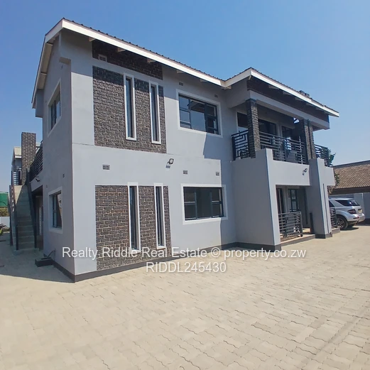 Newly built 3beds garden flat. Chipukutu.