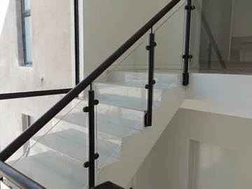 4 Bedroom Flat & Apartment