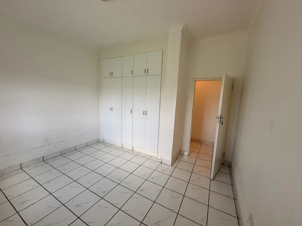 3 Bedroom Flat & Apartment