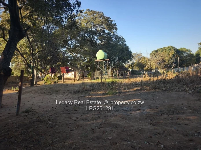 Logan Park 3-Bed Home with Rustic Bar & Borehole on 5689m²