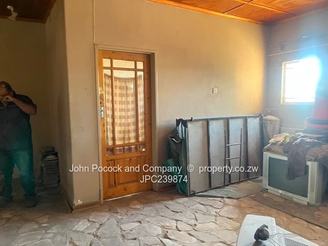 Warehouse/ factory with large yard space (Sole Mandate)