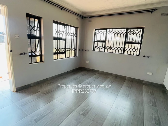 Charming 3-Bedroom Cottage on a Spacious 900+ sqm Stand (Sole Mandate)