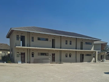 2 Bedroom Flat & Apartment