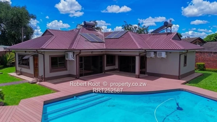 Ultra Modern 4 bed family home