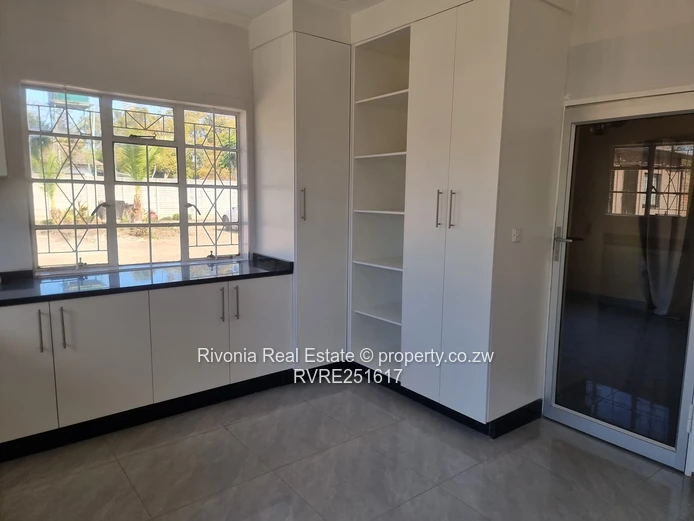 Marlborough 3-Bed Bungalow on 3600m² – Pool & Borehole