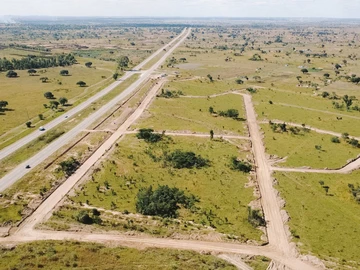 Commercial & Industrial Land