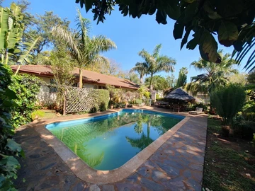 Contemporary Family Home - Currently A Bnb