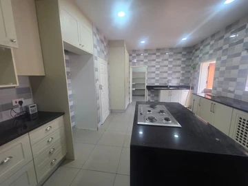 7 Bedroom House