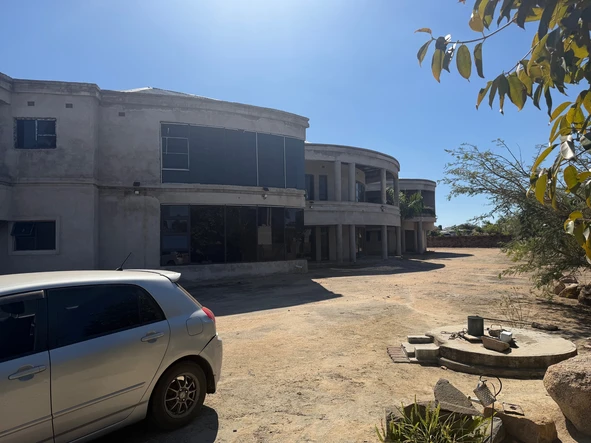 6 Bedroom House