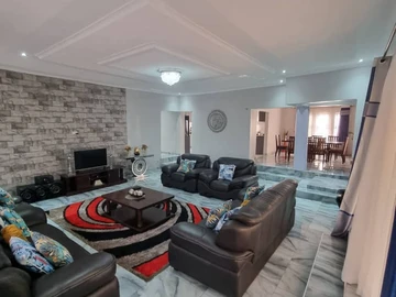 5 Bedroom House