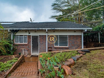 2 Bedroom Flat & Apartment