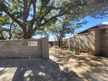 3 Unit Townhouse Complex