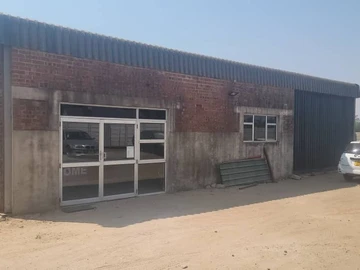 Available warehouse or workshop to let in an industrial area.