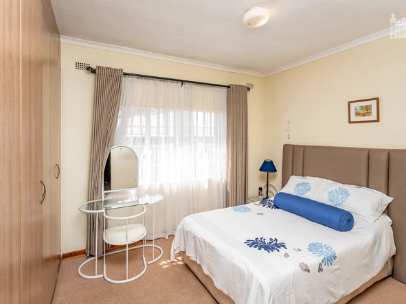 3 Bedroom Flat & Apartment