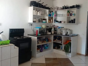 2 Bedroom Flat & Apartment