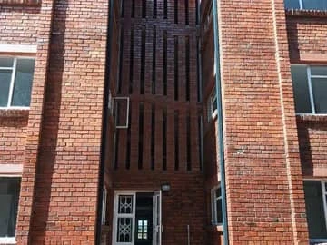 2 Bedroom Flat & Apartment