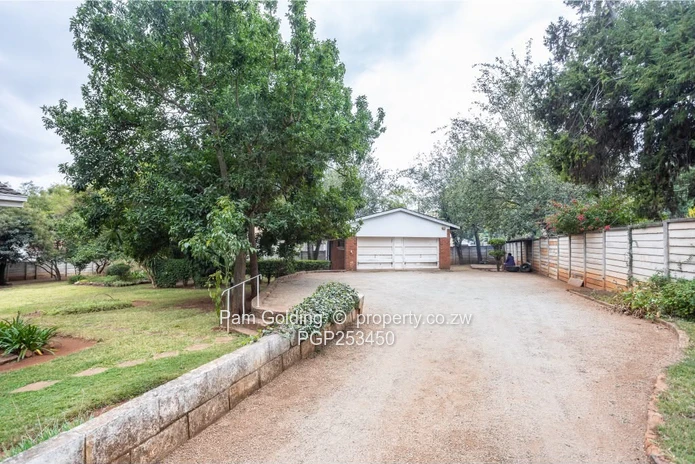 Prime road frontage mixed use property (Sole Mandate)