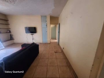 2 Bedroom Flat & Apartment