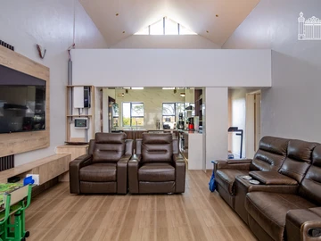 4 Bedroom Garden Flat