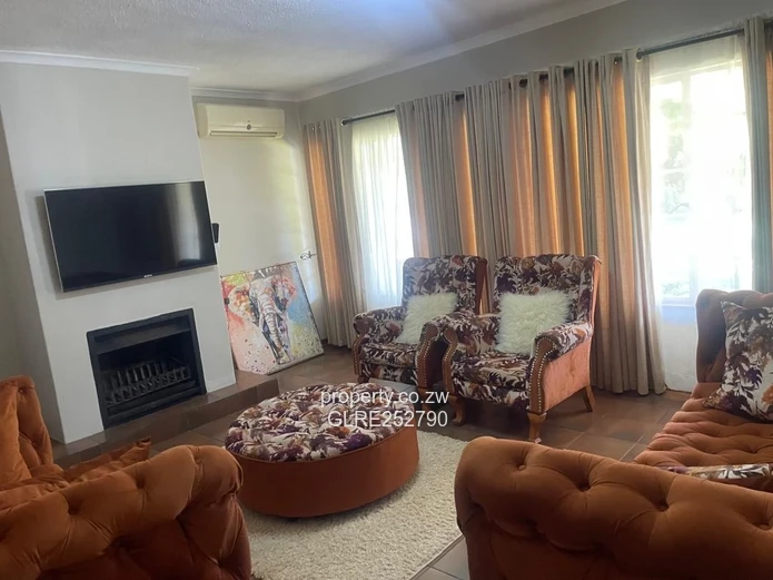 Spacious 3-Bed Double-Storey in Borrowdale Brooke with Garden