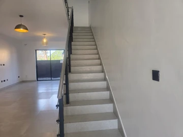3 Bedroom Flat & Apartment