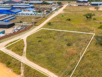 Commercial & Industrial Land