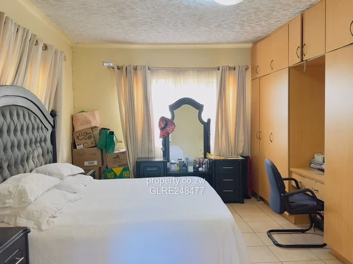 Spacious 4-Bed Walled Home in New Marlborough — Solar & Tank