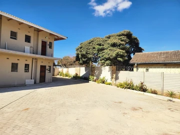2 Bedroom Flat & Apartment