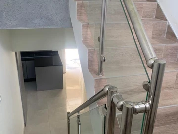 4 Bedroom Flat & Apartment
