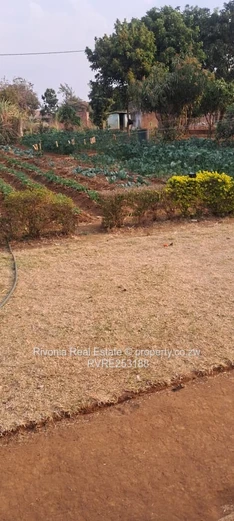 4-Bed Family Home in Nharira — 2440m² with Borehole