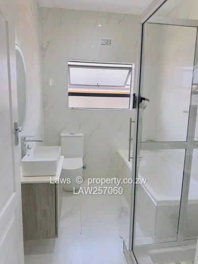 Lovely Home In A Complex - Nyeredzi Ridge