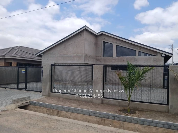 Mabvazuva Estate 3 Bed House - Secure Complex