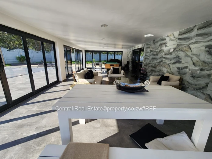 Modern 6-Bed Harben Park Home — 4000m², Pool & Borehole