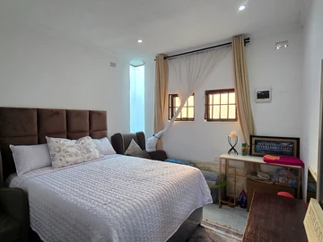 2 Bedroom Garden Flat