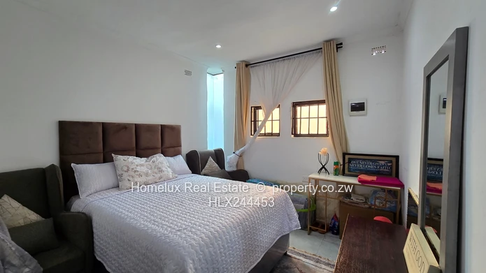 2 Bed Garden Apartment in Marlborough.