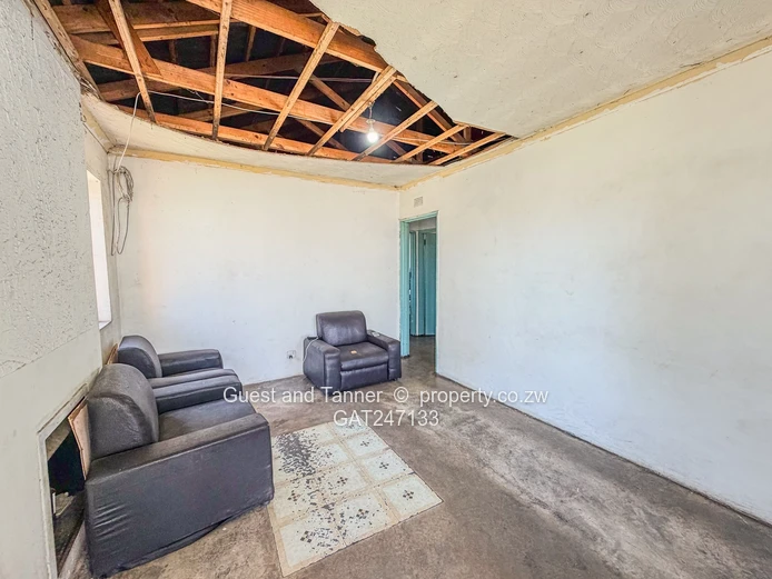 3 bedroom house for sale in Houghton Park