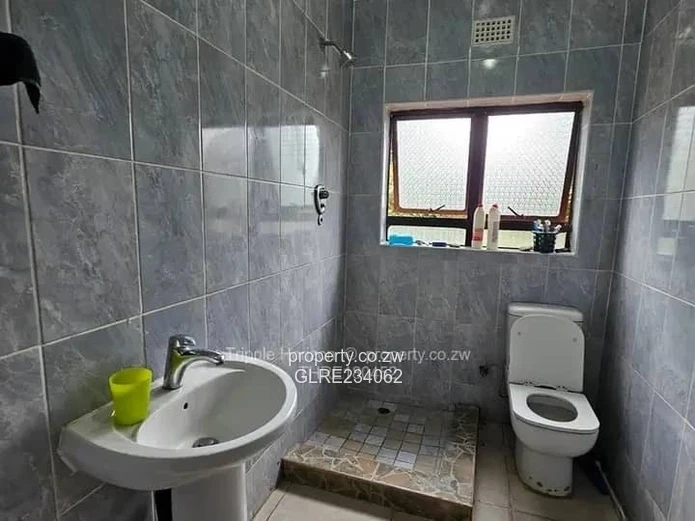 Charming 3-Bedroom Home in Glenlorn To Let 