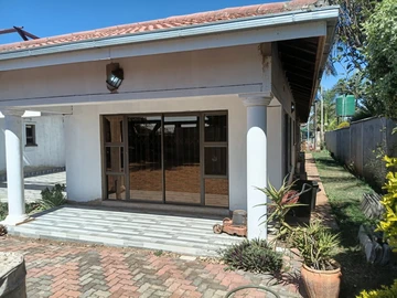 6 Bedroom House
