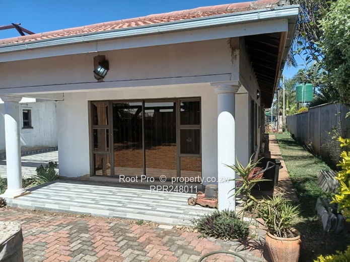 6 bed Belvedere House for sale