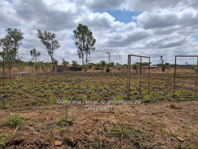 1,000m² Stand for Sale in Crowhill