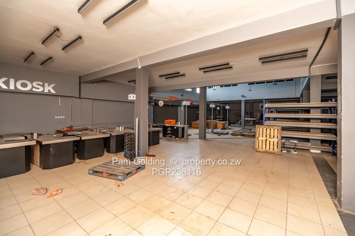 Commercial building for sale