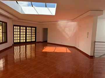 8 Bedroom House