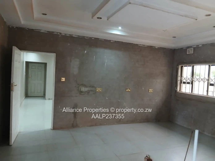 Grand 6-Bedroom Executive Residence Belvedere West