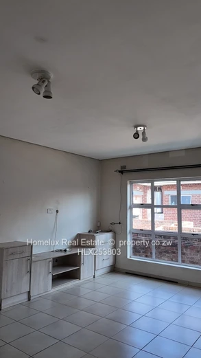 Neat 3 Bed Flat In Marborough To Rent 