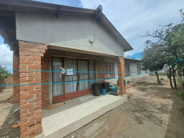 Spacious 8-Bedroom Home in Budiriro, Harare - Great Value!