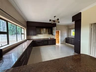 4 Bed House for sale in Helensvale