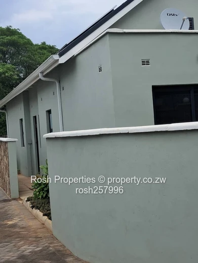 Modern 3-Bed Garden Flat with Borehole -Borrowdale West
