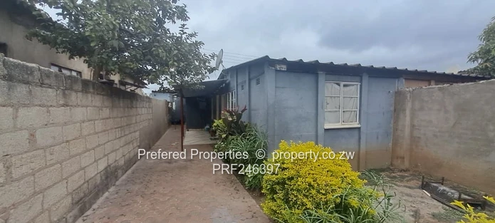 Walled 3-Bed House with Verandah in Dzivarasekwa